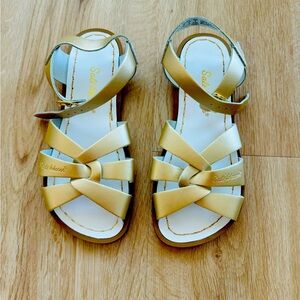Salt Water Sandals, size 2 girls, golden, NEW